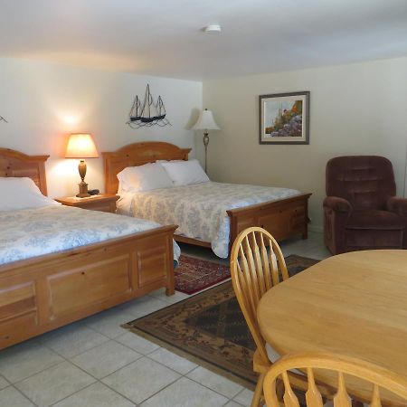 Caprice Bed & Breakfast Roberts Creek ภายนอก รูปภาพ